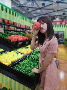 网红水果饰品店,缤纷果香，时尚潮流的甜蜜碰撞