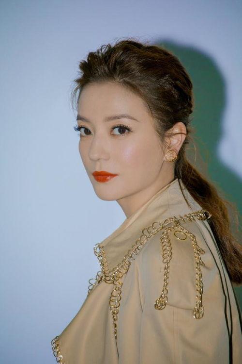 明星 赵薇近照,岁月静好，优雅依旧